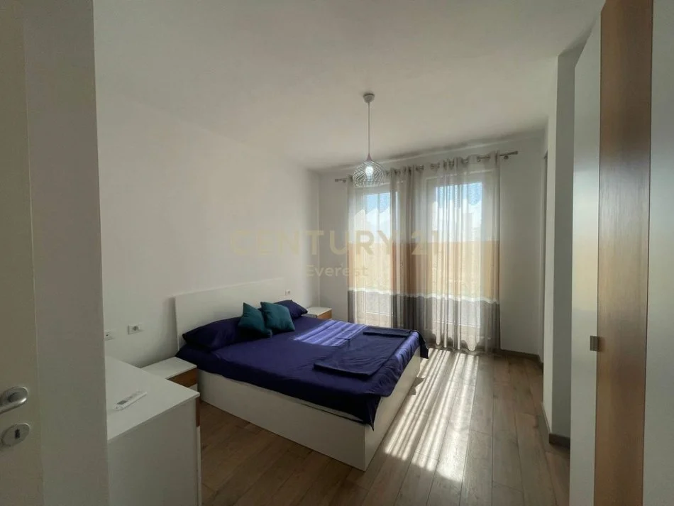 Tirane, jap me qera apartament 1+1 Kati 5, 800 €
