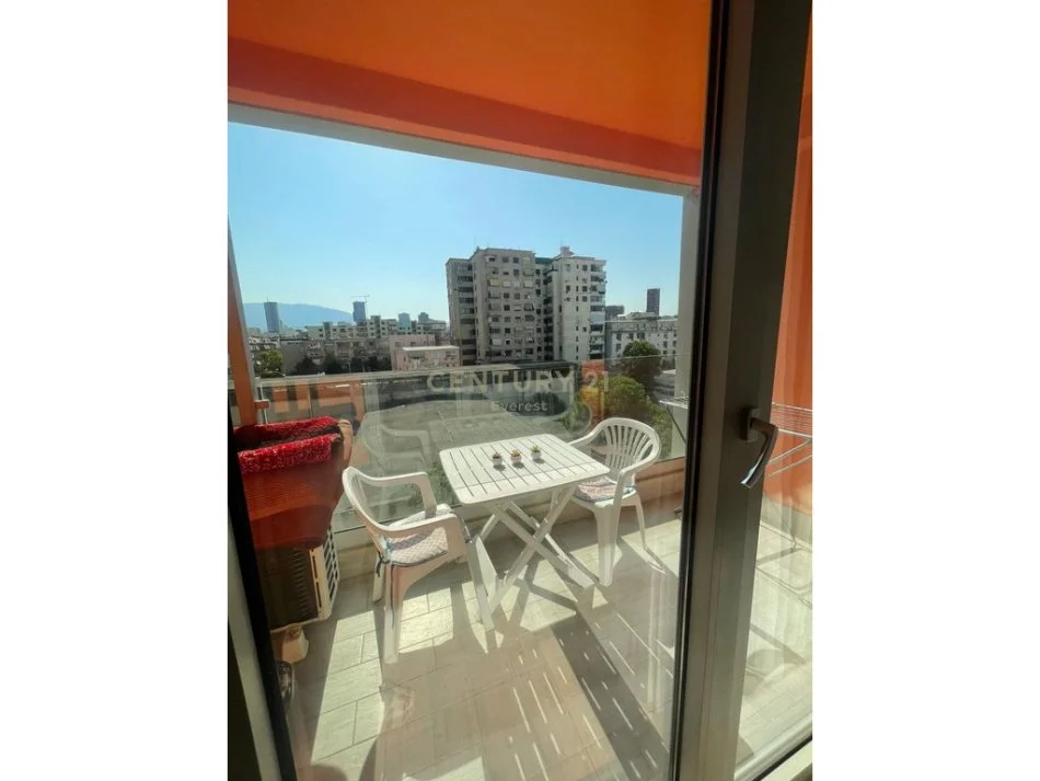 Tirane, jepet me qera apartament 1+1 Kati 5, 70 m² 800 € (Foleja e Gjelber, Rruga Muhamet Gjollesha)