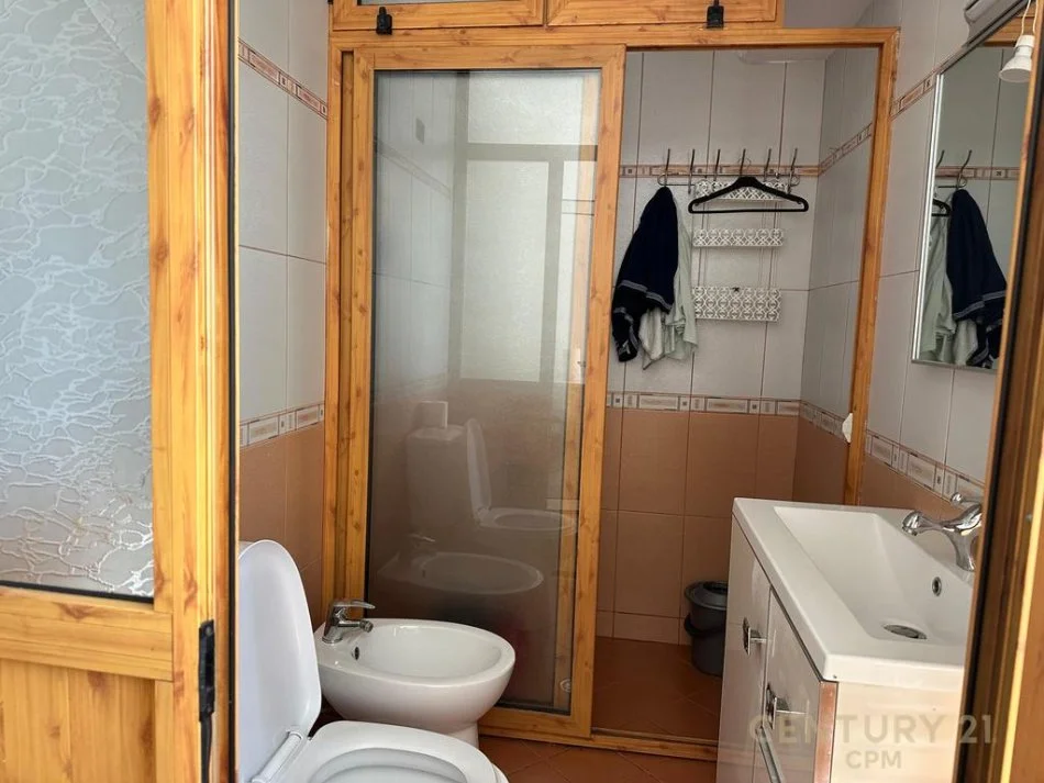 Tirane, jepet me qera apartament 2+1 Kati 5, 93 m² 700 € (Rruga Gjike Kuqali Tirana Albania)