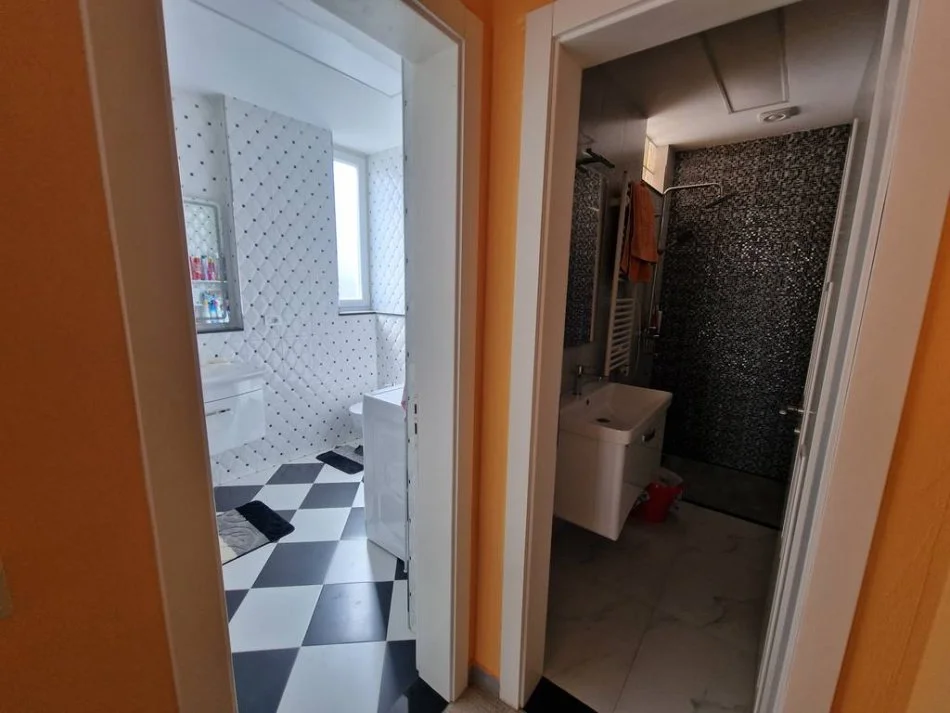 Tirane, jepet me qera apartament 2+1 Kati 8, 95 m² 750 € (QENDER)