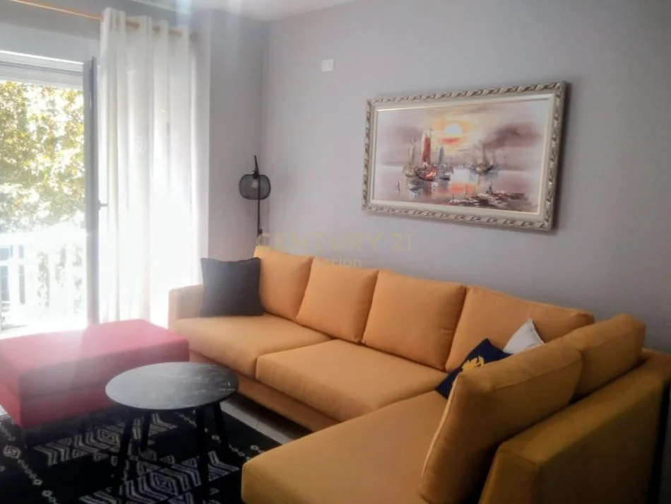 Tirane, jepet me qera apartament 2+1+Ballkon Kati 3, 750 € 