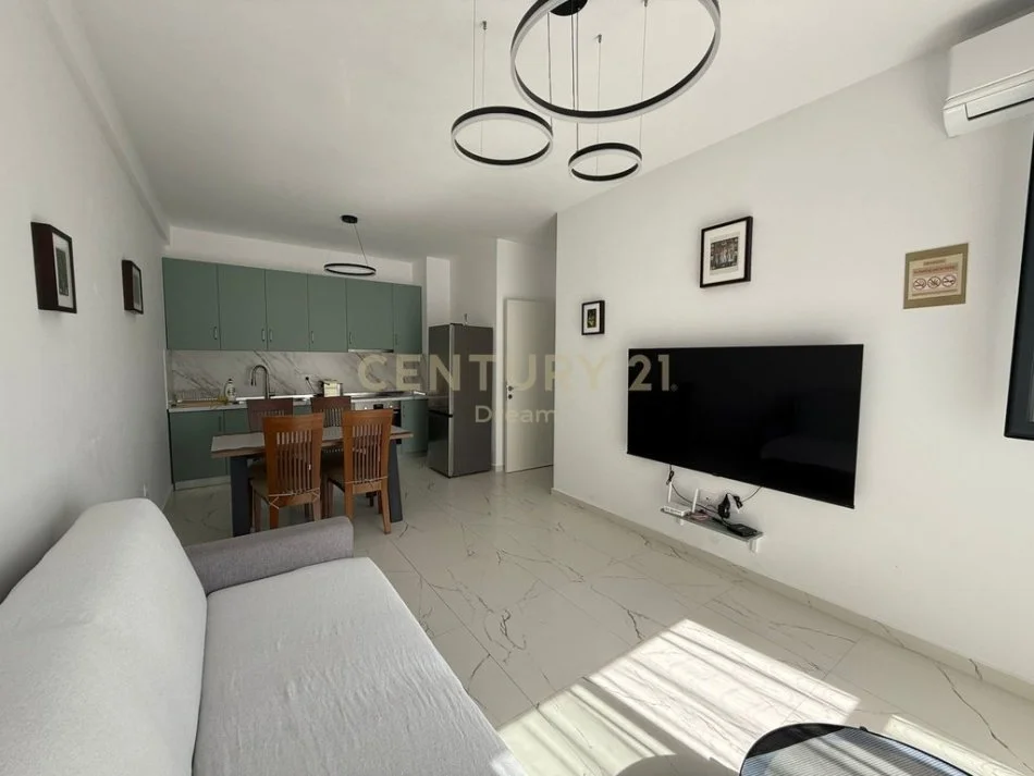 Tirane, jepet me qera apartament 1+1 Kati 3, 95 m² 600 € (Rezidenca ASL 2)