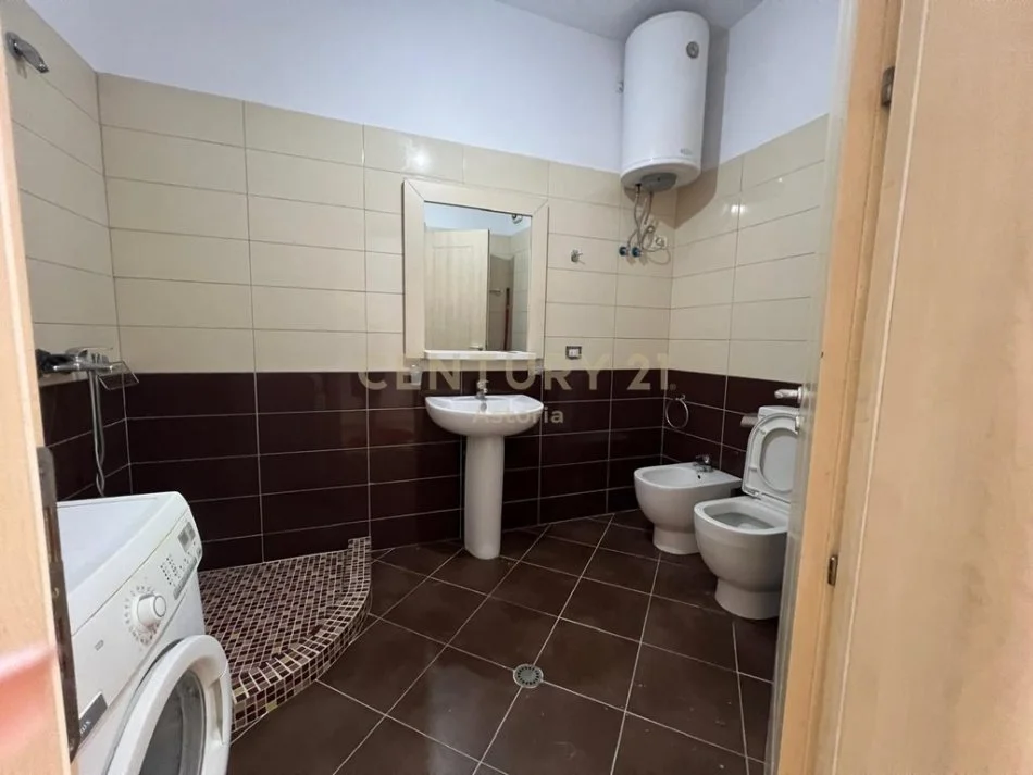 Tirane, jepet me qera apartament 2+1 Kati 8, 105 m² 750 € (prane kompleksit Delijorgji)