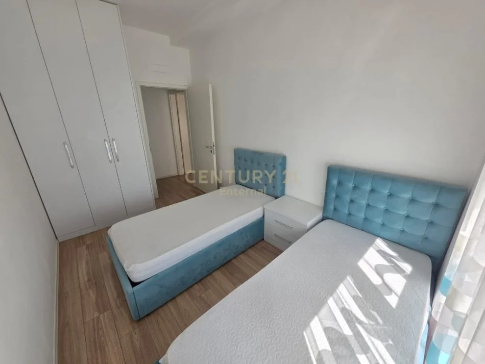 Tirane, jepet me qera apartament 2+1 Kati 2, 86 m² 750 € (Rruga Muhamet Gjollesha)