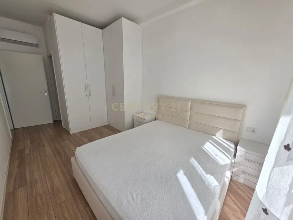 Tirane, jepet me qera apartament 2+1 Kati 2, 86 m² 750 € (Rruga Muhamet Gjollesha)