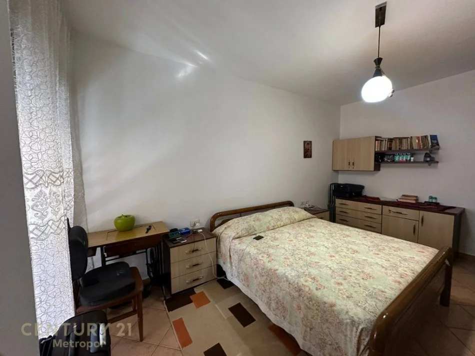 Tirane, jepet me qera apartament 1+1 Kati 7, 500 € (Perball Delijorgjit)