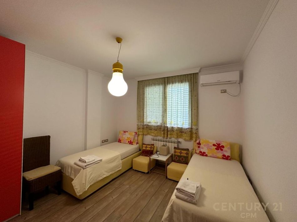 Tirane, jepet me qera apartament 3+1+Aneks+Ballkon Kati 4, 180 m² 800 € 