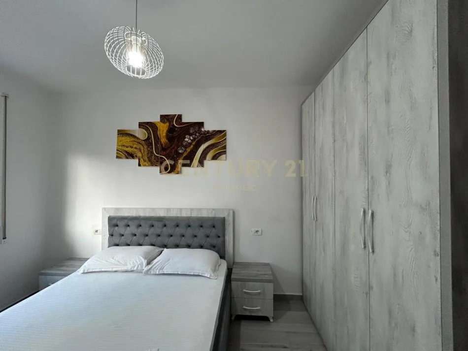 Durres, jepet me qera apartament 2+1+Ballkon Kati 1, 350 € (golem)