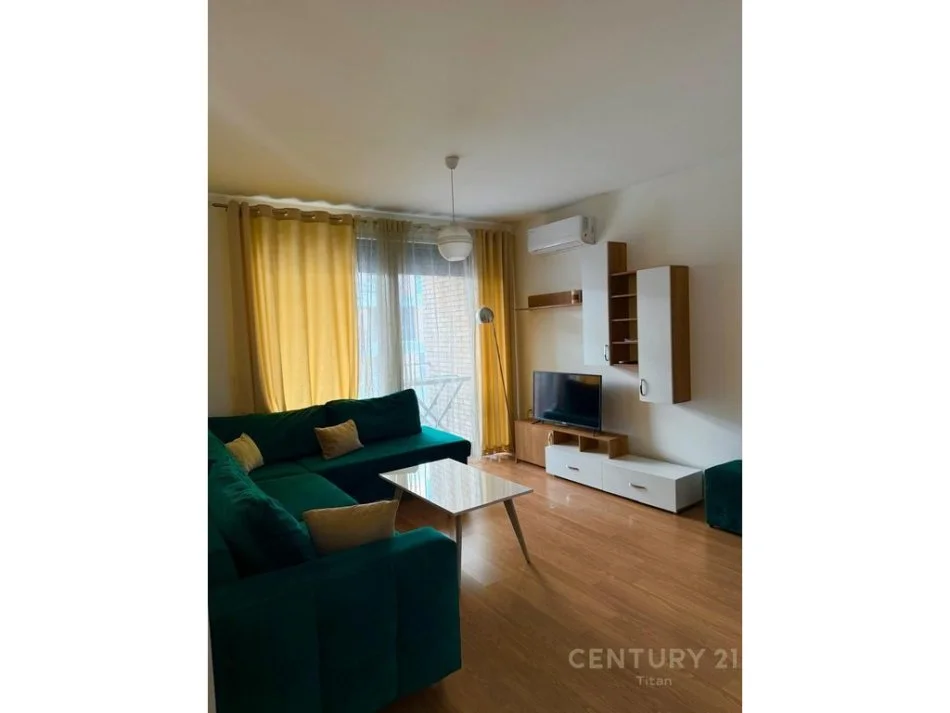 Tirane, jepet me qera apartament 2+1 Kati 4, 95 m² 750 € 