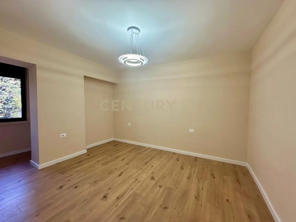 Tirane, shitet apartament 1+1+Aneks+Ballkon Kati 2, 78 m² 92.000 € (Neom123207)