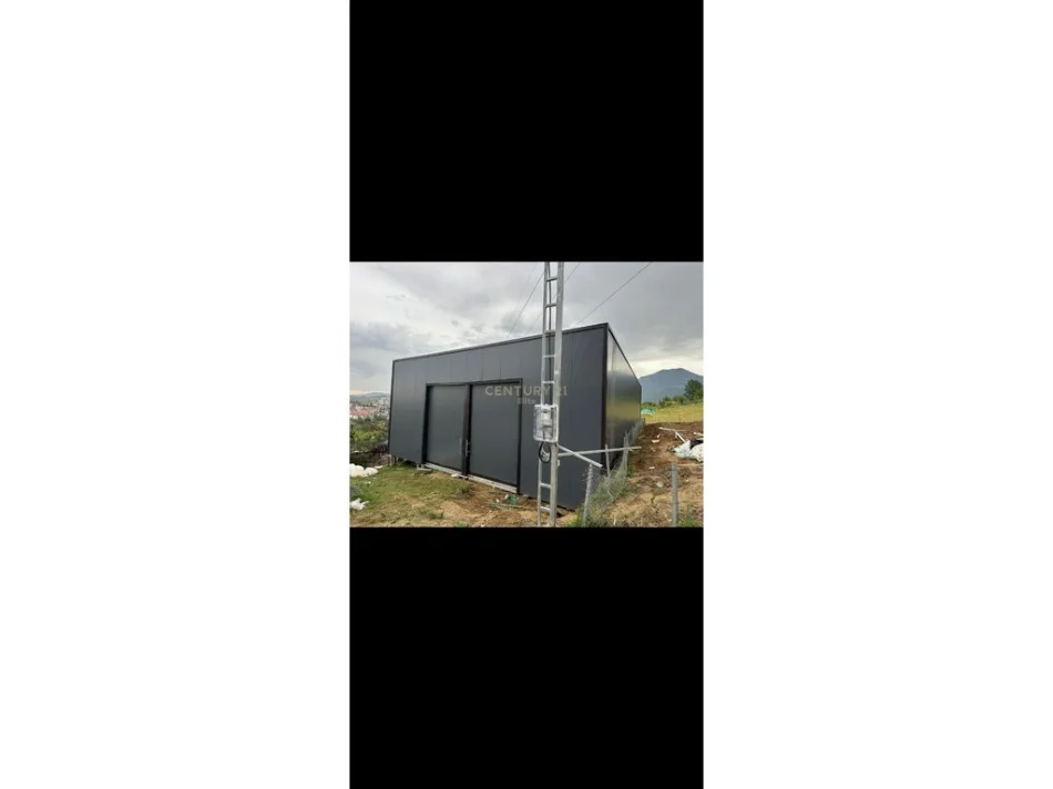 Tirane, jepet me qera ambjent biznesi , 400 m² 1.000 € (Bathore, Kamez)