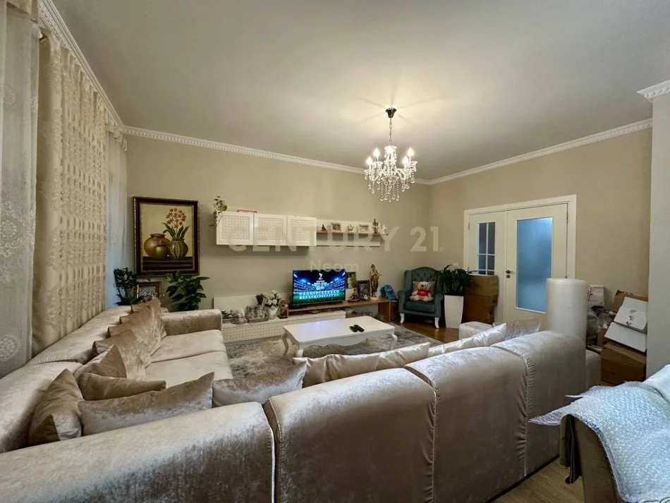Tirane, shitet apartament 3+1+Ballkon Kati 3, 123 m² 265.000 € (KOPSHTI ZOOLOGJIK!)