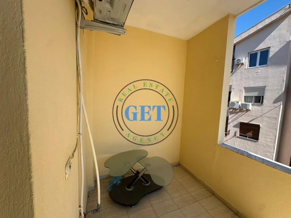 Shqiperi, jepet me qera apartament 1+1+Ballkon Kati 6, 114 m² 500 € 