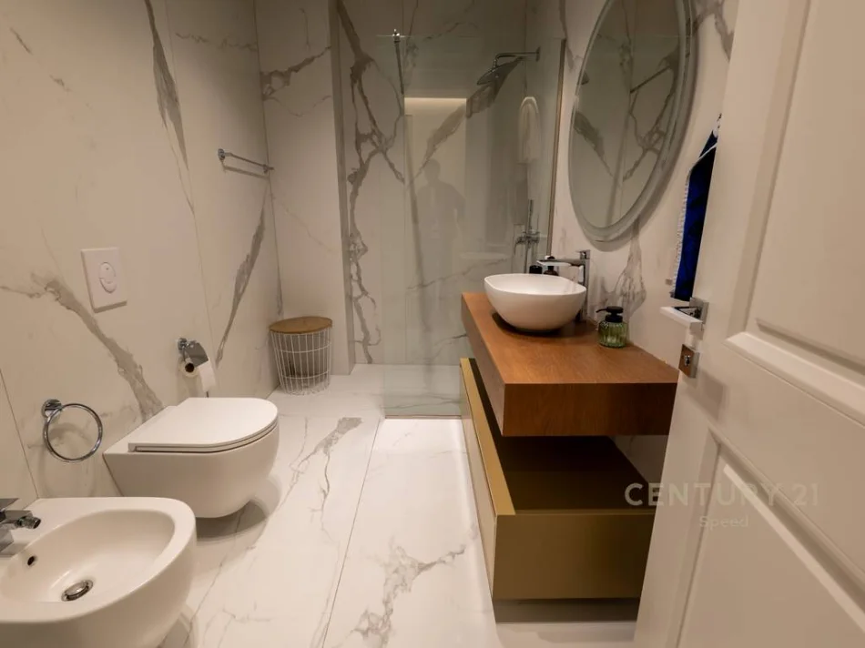 Tirane, shes apartament 4+1 Kati 4, 450 m² 1.450.000 € (Secret Garden Residence)
