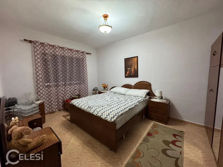Tirane, jepet me qera apartament 2+1+Ballkon Kati 4, 80 m² 520 € (LAPRAKE)