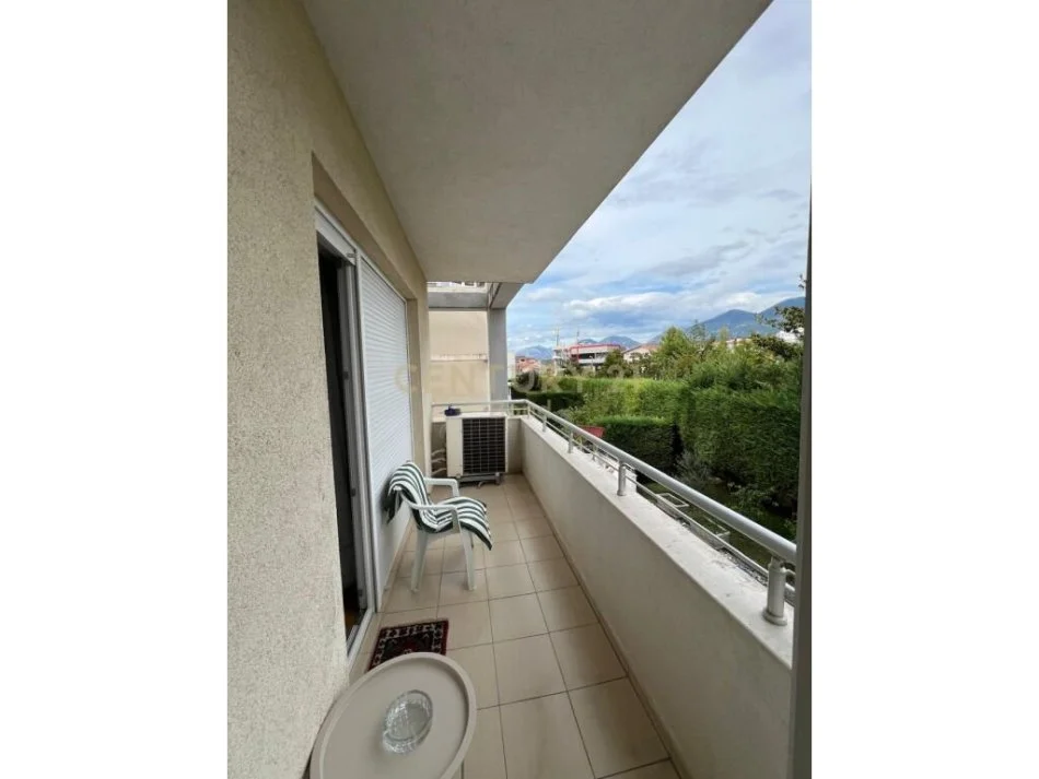 Tirane, jepet me qera apartament 2+1+Ballkon Kati 2, 132 m² 800 € (Rruga Ibrahim Shalqizi)
