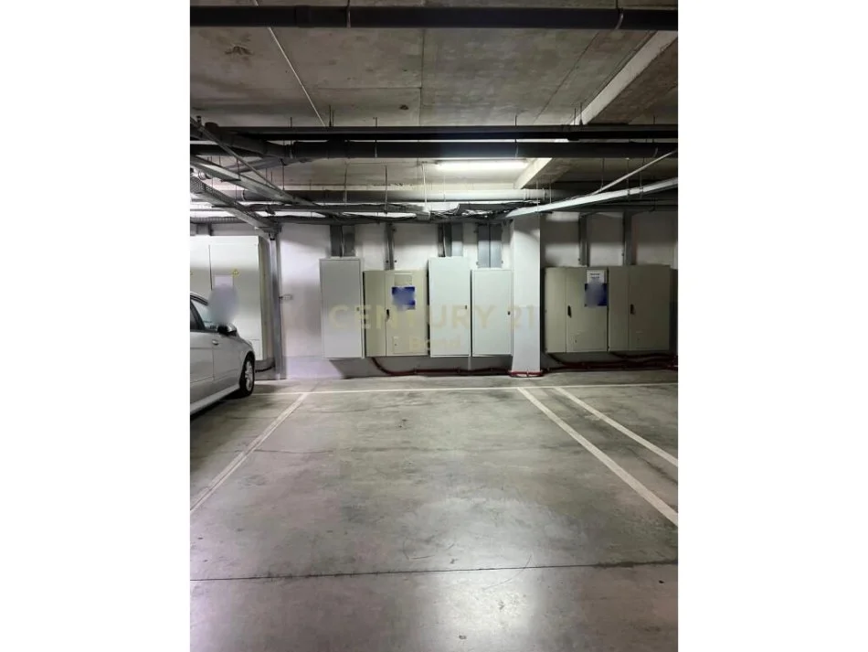 Tirane, jepet me qera apartament 2+1+Ballkon Kati 2, 132 m² 800 € (Rruga Ibrahim Shalqizi)