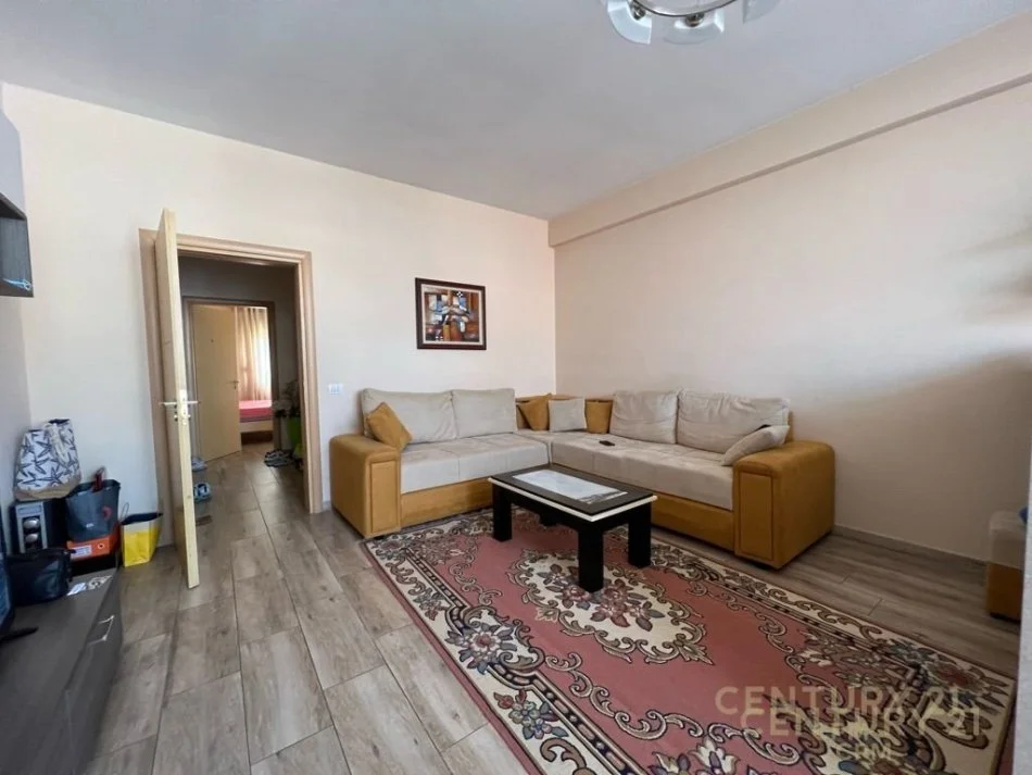 Tirane, jepet me qera apartament 1+1 Kati 5, 65 m² 550 € 