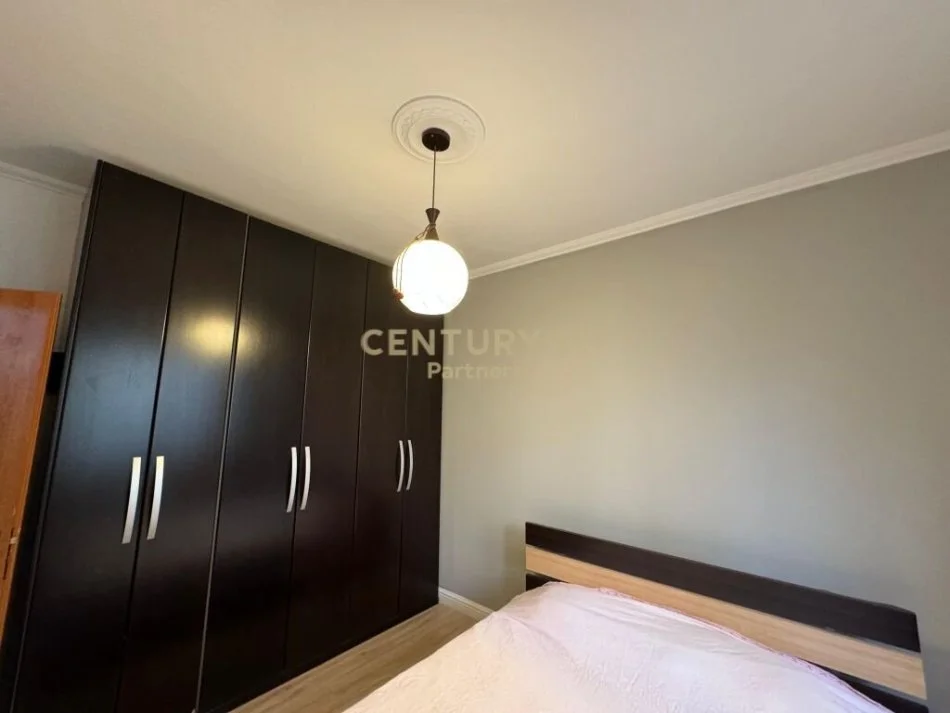 Tirane, jepet me qera apartament 1+1 Kati 1, 59 m² 350 € (AFER SPAR 2 NE FRESK)