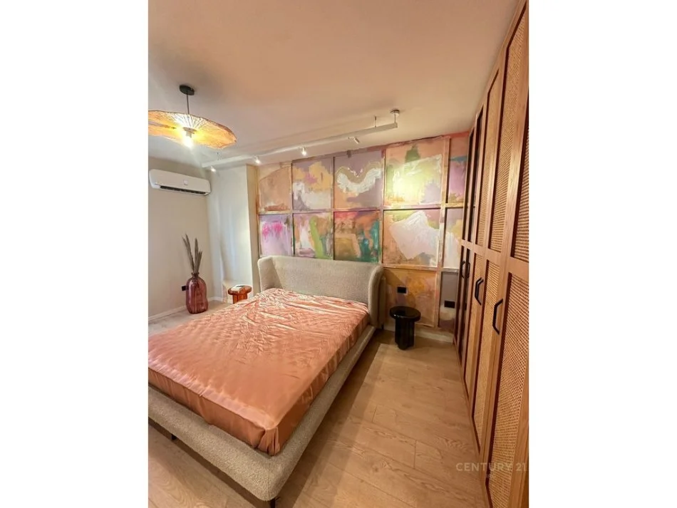 Tirane, jap me qera apartament 1+1 Kati 12, 1.000 € 