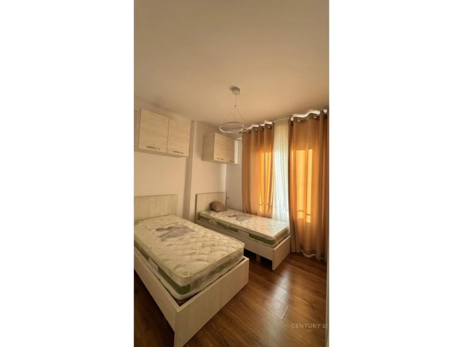 Tirane, jepet me qera apartament 2+1 Kati 3, 86 m² 600 € (Selite)