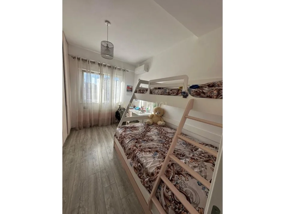 Tirane, shitet apartament 2+1 Kati 2, 115 m² 220.000 € (Brryli)