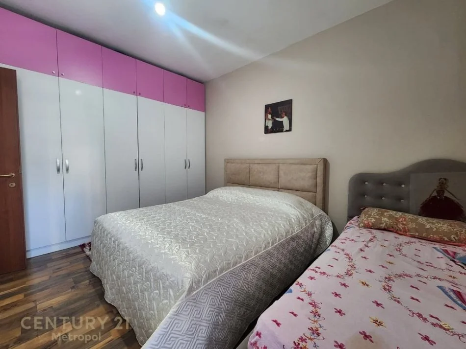 Tirane, shes apartament 1+1 Kati 1, 66 m² 91.500 € (prane pallateve te Tom Doshit)