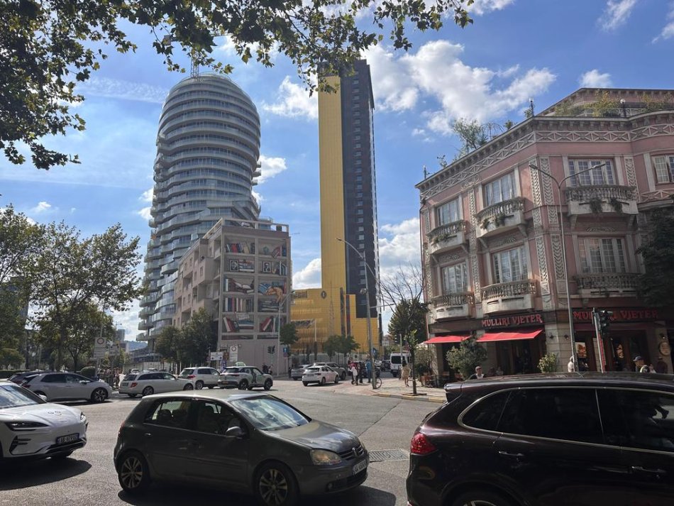 Tirane, jepet me qera apartament 2+1+Ballkon Kati 9, 105 m² 1.200 €