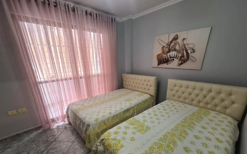 Tirane, jepet me qera apartament 2+1+Ballkon Kati 3, 93 m² 700 € (Jepet me qira apartament 2+1+2 mbrapa Ish UET!)