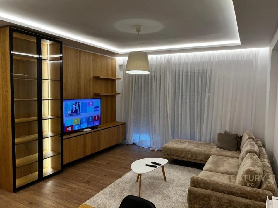 Tirane, jepet me qera apartament 2+1+Ballkon Kati 4, 1.000 € (Liqeni i Thate)