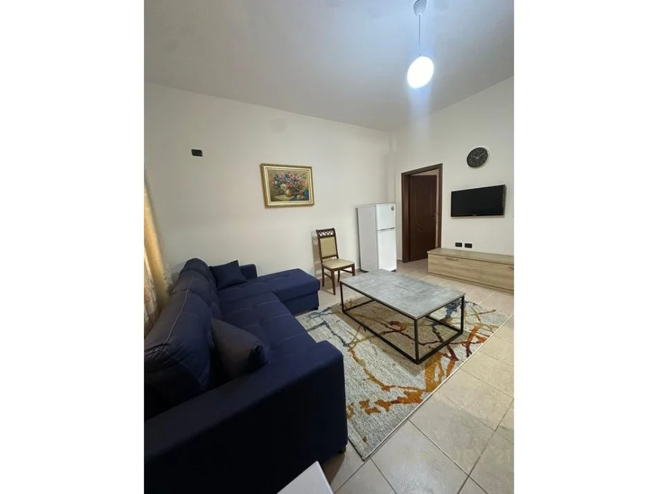 Tirane, jepet me qera apartament 1+1 Kati 1, 60 m² 400 € (Selite afer Universitetit Marin Barleti)