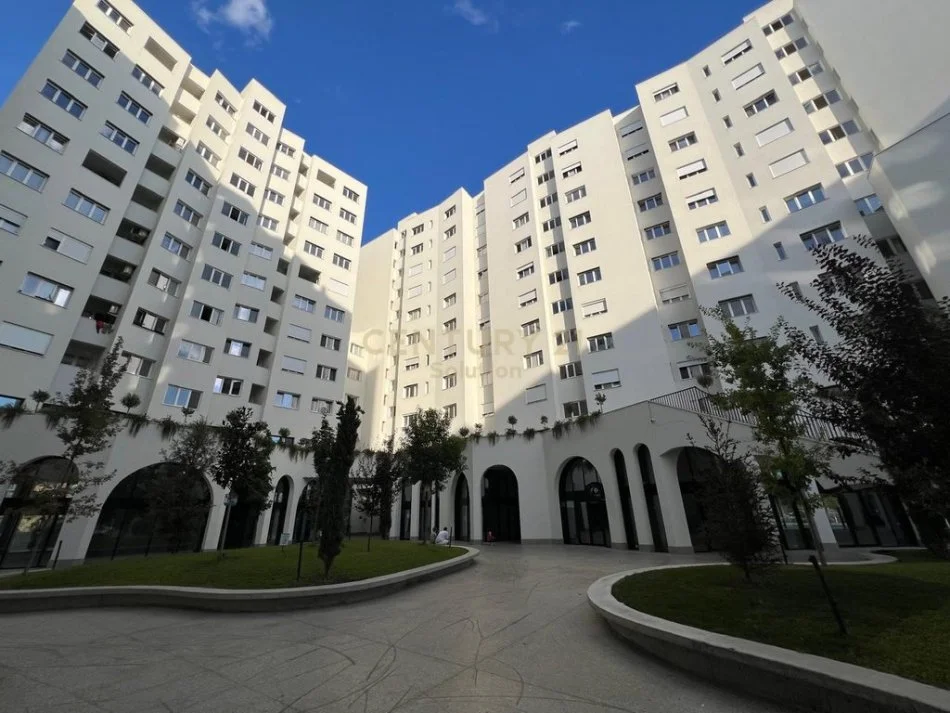 Tirane, jepet me qera ambjent biznesi Kati 0, 44 m² 400 € (LEONARD FRROKU)