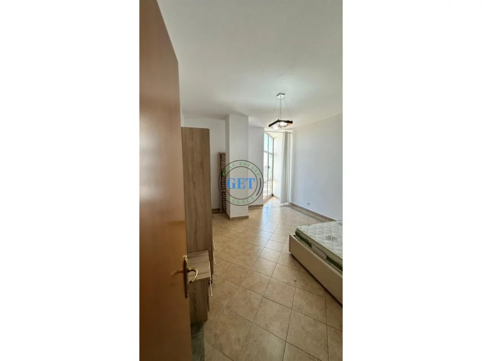Durres, jepet me qera apartament 2+1 Kati 1, 75 m² 350 € (Galaktiku)