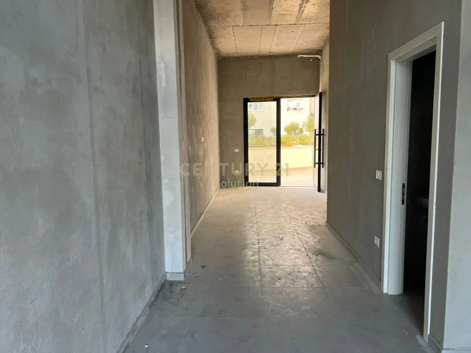 Tirane, jepet me qera Kati 1, 39 m² 350 € 