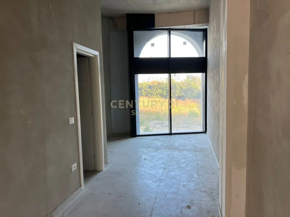 Tirane, jepet me qera Kati 1, 39 m² 350 € 