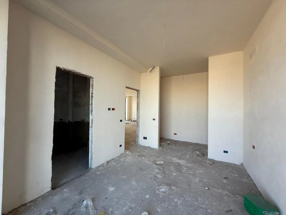 Tirane, shitet apartament 2+1 Kati 1, 147 m² 294.000 € 
