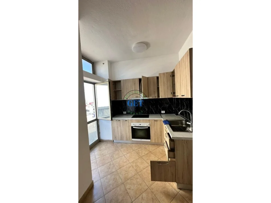 Durres, jepet me qera apartament 2+1 Kati 1, 75 m² 350 € (Galaktiku)