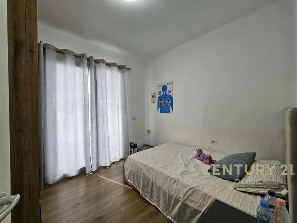 Tirane, jepet me qera apartament 3+1 Kati 9, 104 m² 700 € (ISH FUSHA AVIACIONIT)
