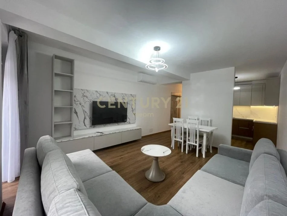 Tirane, jepet me qera apartament 1+1+Aneks+Ballkon Kati 2, 82 m² 700 € (Neom124021)