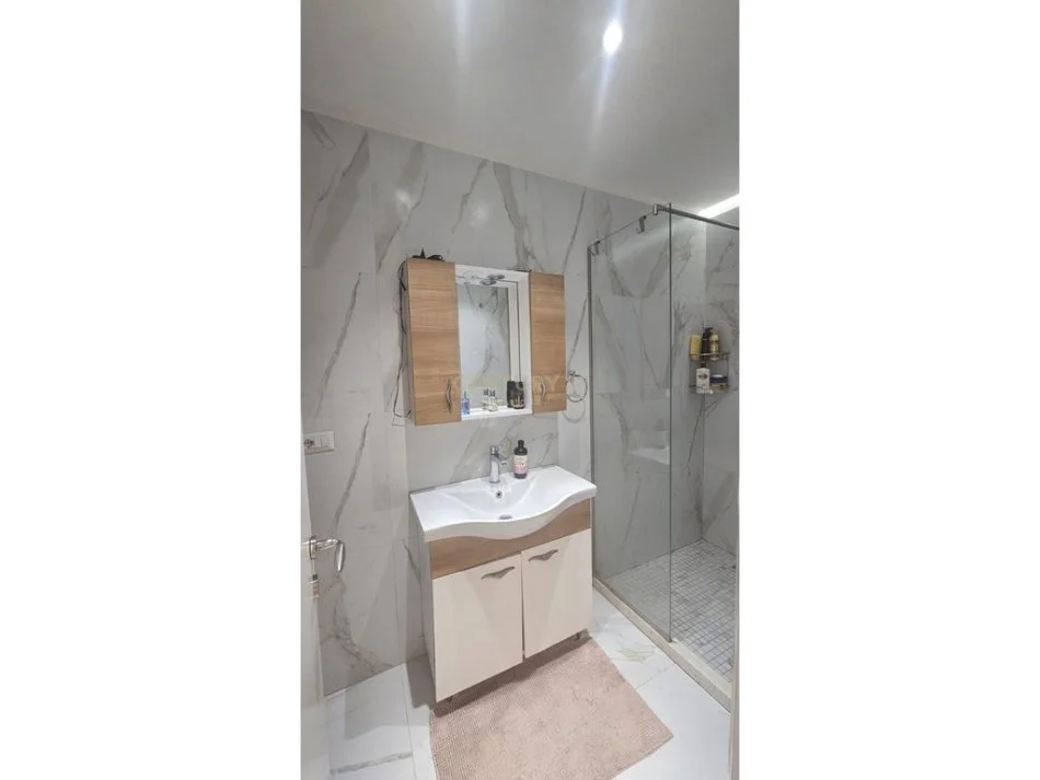 Tirane, shitet apartament 2+1 Kati 1, 91 m² 130.000 € 
