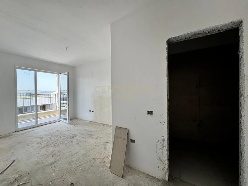 Tirane, shitet apartament 2+1+Ballkon Kati 8, 110 m² 110.000 € (univers city)