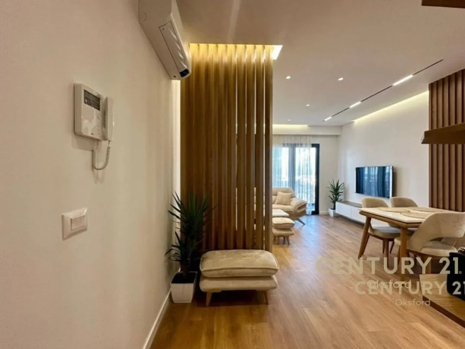 Tirane, jepet me qera apartament 2+1+Ballkon Kati 21, 114 m² 1.500 € (Rruga Kavajes)