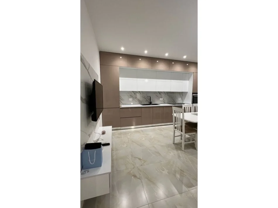 Tirane, shitet Vile 3 Katshe Kati 3, 609 m² 680.000 € 