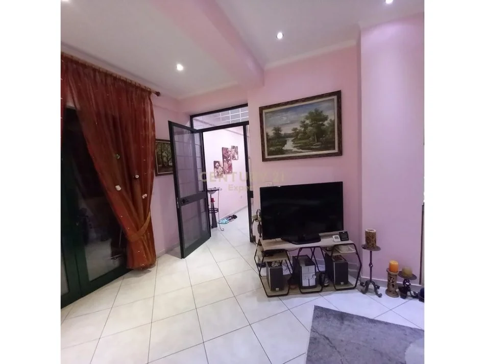 Tirane, jepet me qera apartament 2+1+Ballkon Kati 6, 127 m² 600 € (Don Bosko)