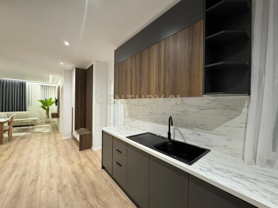 Tirane, shitet apartament 1+1+Ballkon Kati 5, 70 m² (fortuzi)