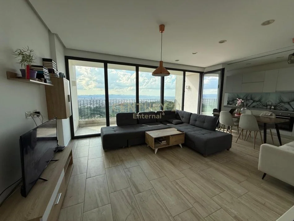 Tirane, jepet me qera apartament 2+1+Ballkon Kati 1, 107 m² 950 € (La Panoram Luxury-Villa, pranë Select Hill)