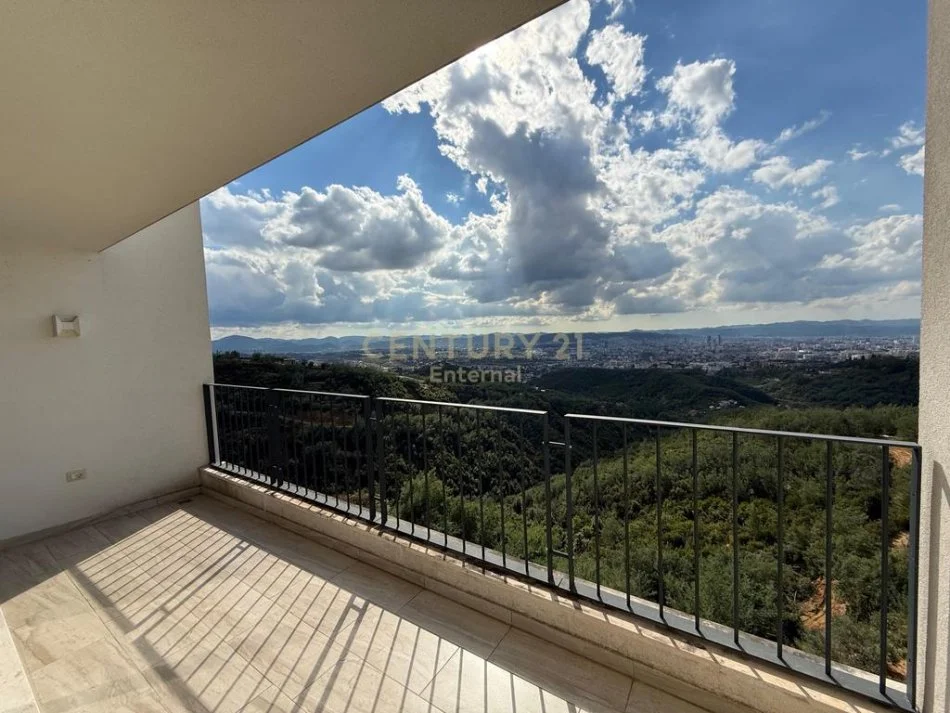 Tirane, jepet me qera apartament 2+1+Ballkon Kati 1, 107 m² 950 € (La Panoram Luxury-Villa, pranë Select Hill)