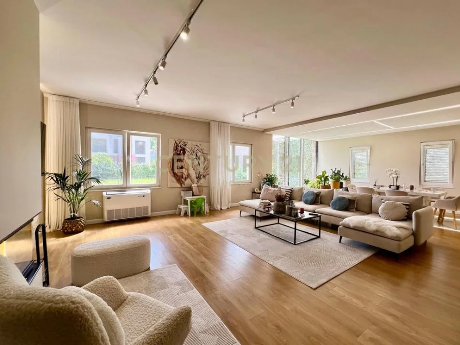 Tirane, shitet Vile 3 Katshe Kati 0, 1.400 m² 650.000 € (Neom124227)