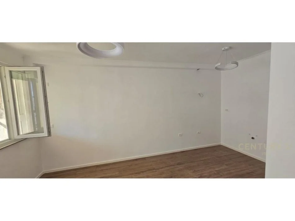 Tirane, shitet apartament 1+1 Kati 7, 47 m² 102.000 € (Don Bosko)