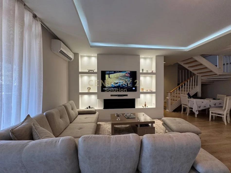 Tirane, jepet me qera apartament duplex Dublex Kati 3, 205 m² 1.800 € (liqeni i thate)